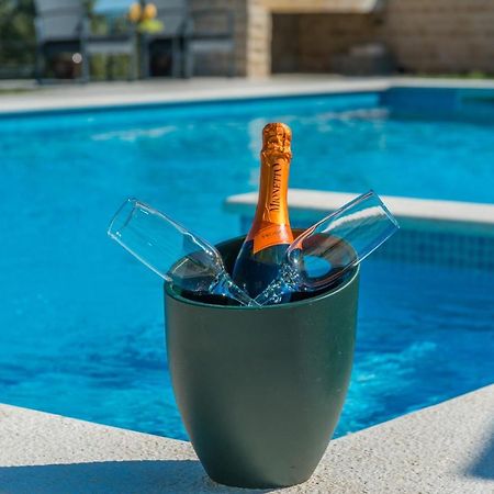 Poolincluded - Holiday Home Maslina Lisane Ostrovicke Ngoại thất bức ảnh