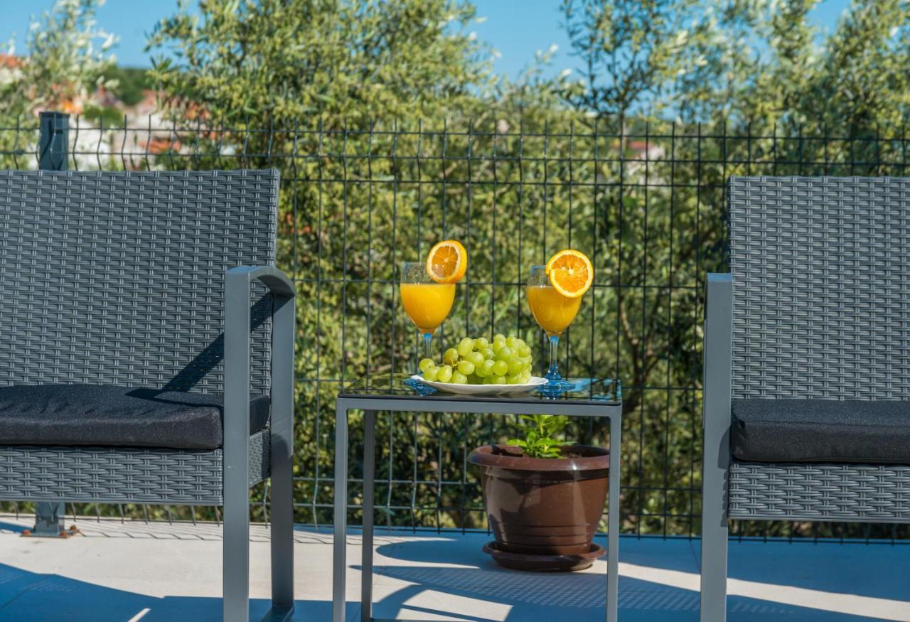 Poolincluded - Holiday Home Maslina Lisane Ostrovicke Ngoại thất bức ảnh
