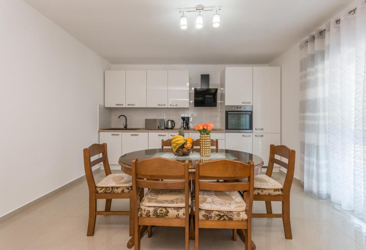 Poolincluded - Holiday Home Maslina Lisane Ostrovicke Ngoại thất bức ảnh