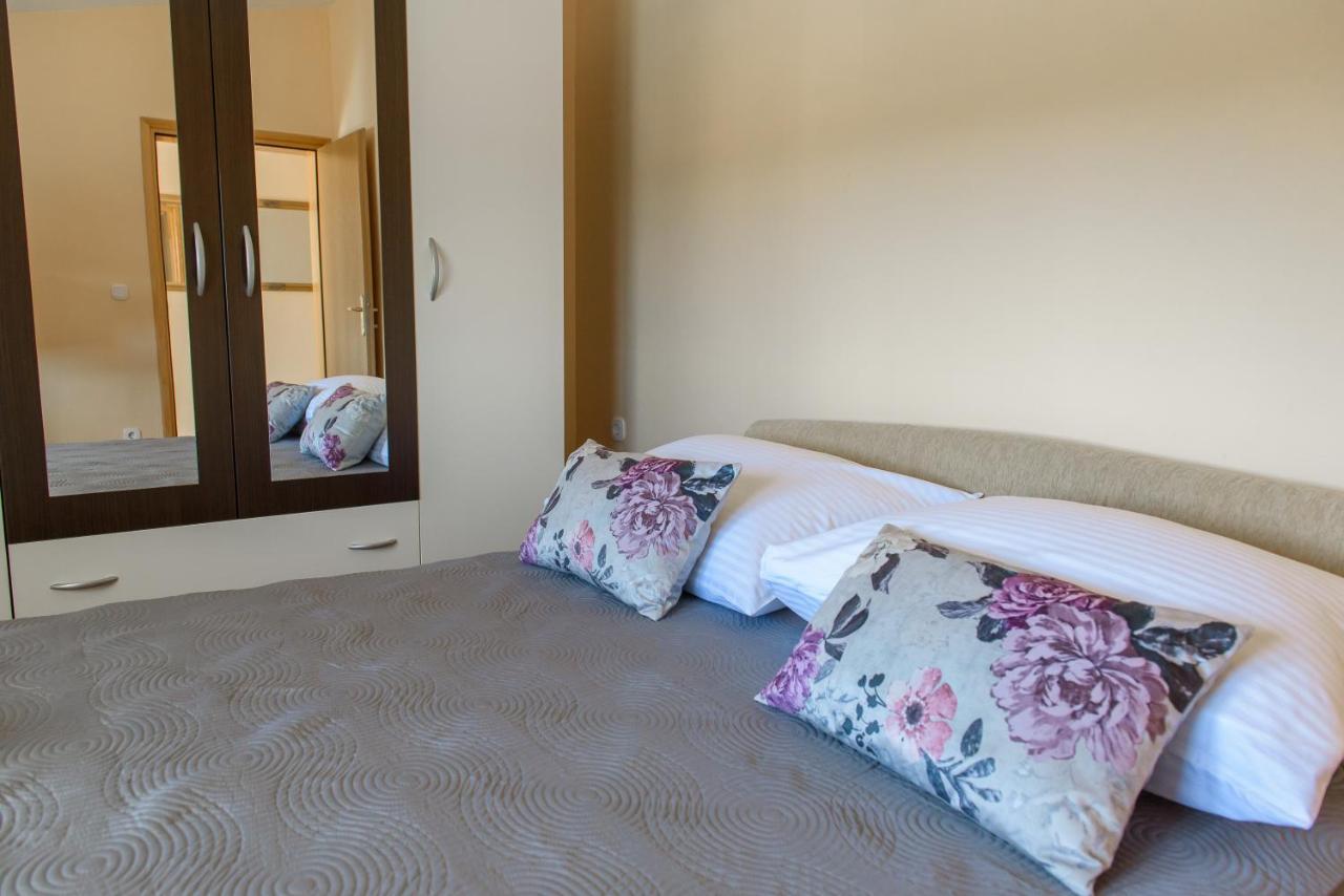 Poolincluded - Holiday Home Maslina Lisane Ostrovicke Ngoại thất bức ảnh
